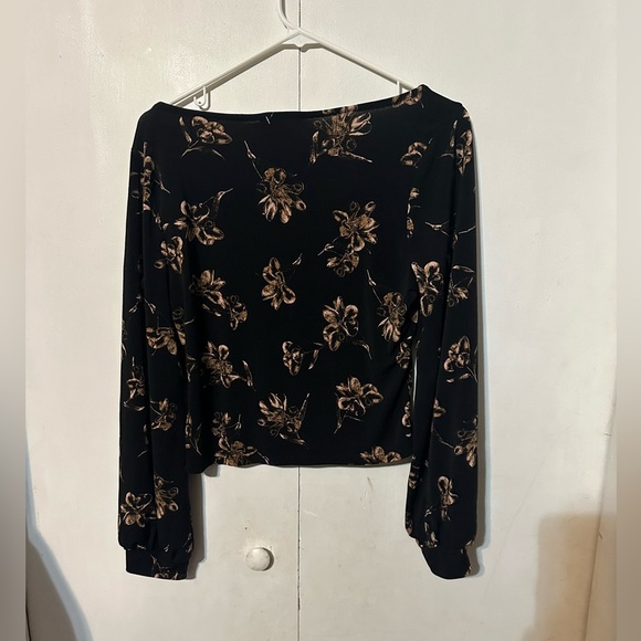 Lush XL Black Floral Cropped Blouse – Square Neck, Long Sleeves - Picture 4 of 5